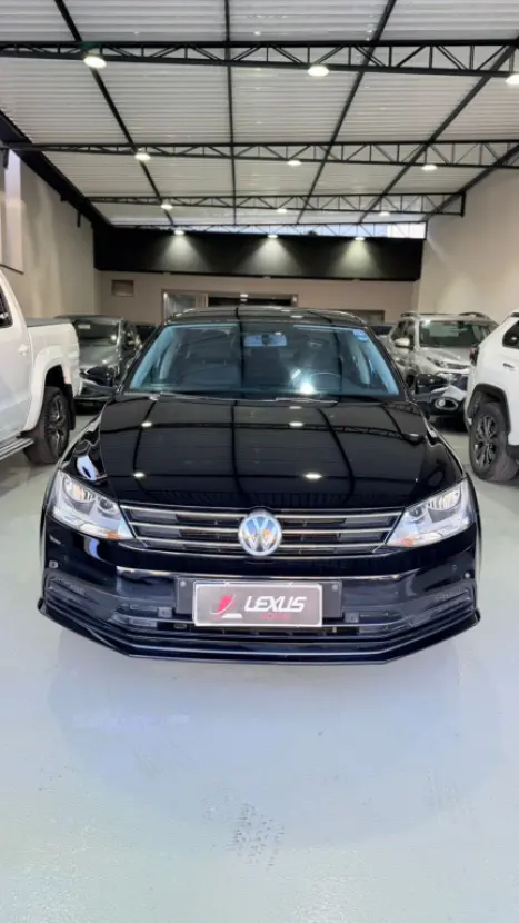VOLKSWAGEN Jetta 2.0 4P COMFORTLINE TIPTRONIC AUTOM�TICO, Foto 3