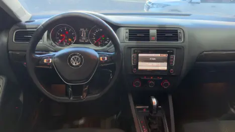 VOLKSWAGEN Jetta 2.0 4P COMFORTLINE TIPTRONIC AUTOM�TICO, Foto 9