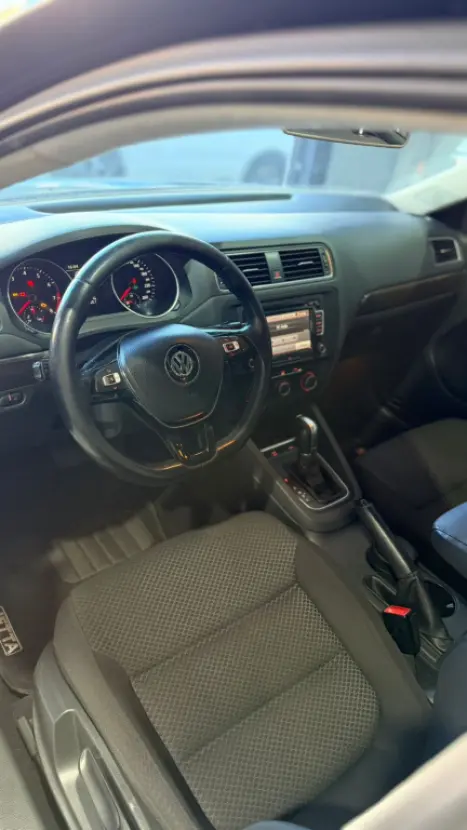 VOLKSWAGEN Jetta 2.0 4P COMFORTLINE TIPTRONIC AUTOM�TICO, Foto 10