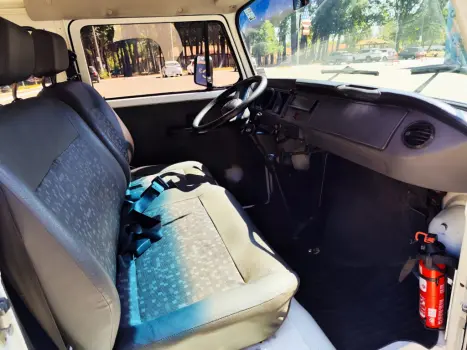 VOLKSWAGEN Kombi 1.4 FLEX STD 9 LUGARES, Foto 5