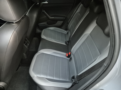 VOLKSWAGEN Nivus 1.0 4P FLEX 200 TSI HIGHLINE TURBO AUTOMÁTICO, Foto 11 VOLKSWAGEN Nivus 1.0 4P FLEX 200 TSI HIGHLINE TURBO AUTOMÁTICO, Foto 11