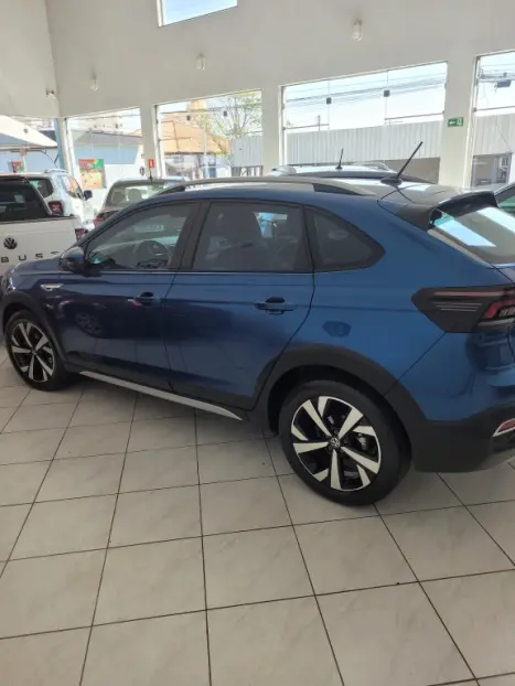 VOLKSWAGEN Nivus 1.0 4P FLEX 200 TSI HIGHLINE TURBO AUTOMÁTICO, Foto 2 VOLKSWAGEN Nivus 1.0 4P FLEX 200 TSI HIGHLINE TURBO AUTOMÁTICO, Foto 2