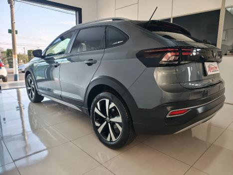 VOLKSWAGEN Nivus 1.0 4P FLEX 200 TSI HIGHLINE TURBO AUTOMÁTICO, Foto 9 VOLKSWAGEN Nivus 1.0 4P FLEX 200 TSI HIGHLINE TURBO AUTOMÁTICO, Foto 9