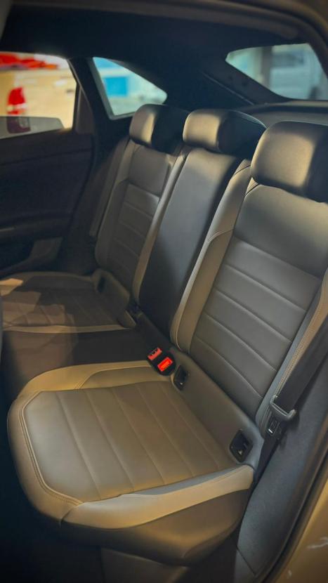 VOLKSWAGEN Nivus 1.0 4P FLEX 200 TSI HIGHLINE TURBO AUTOM�TICO, Foto 15