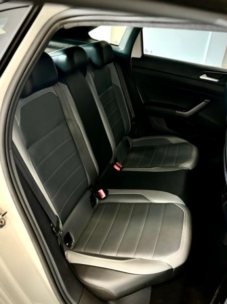 VOLKSWAGEN Nivus 1.0 4P FLEX 200 TSI HIGHLINE TURBO AUTOM�TICO, Foto 13