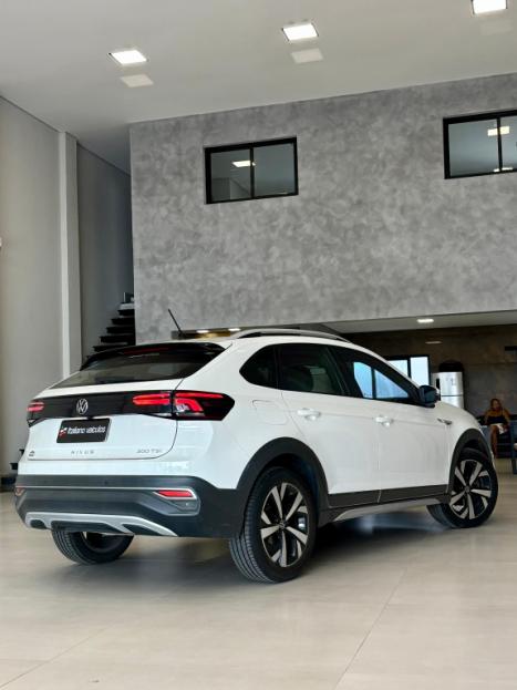 VOLKSWAGEN Nivus 1.0 4P FLEX 200 TSI HIGHLINE TURBO AUTOM�TICO, Foto 14