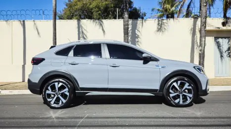 VOLKSWAGEN Nivus 1.0 4P FLEX 200 TSI HIGHLINE TURBO AUTOM�TICO, Foto 4