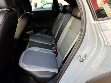 VOLKSWAGEN Nivus 1.0 4P FLEX 200 TSI HIGHLINE TURBO AUTOMÁTICO, Foto 9