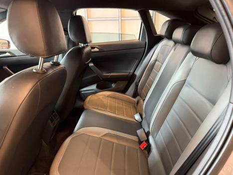 VOLKSWAGEN Nivus 1.0 4P FLEX 200 TSI HIGHLINE TURBO AUTOMÁTICO, Foto 9