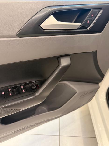 VOLKSWAGEN Polo Hatch 1.0 12V 4P 200 TSI  COMFORTLINE AUTOM�TICO, Foto 11