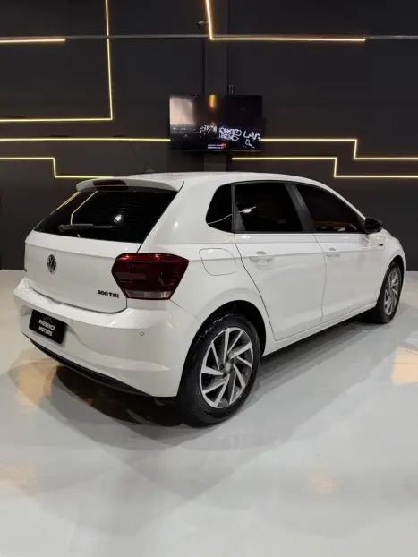 VOLKSWAGEN Polo Hatch 1.0 12V 4P 200 TSI HIGHLINE AUTOM�TICO, Foto 9