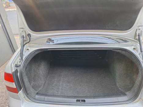 VOLKSWAGEN Polo Sedan 1.6 4P, Foto 19