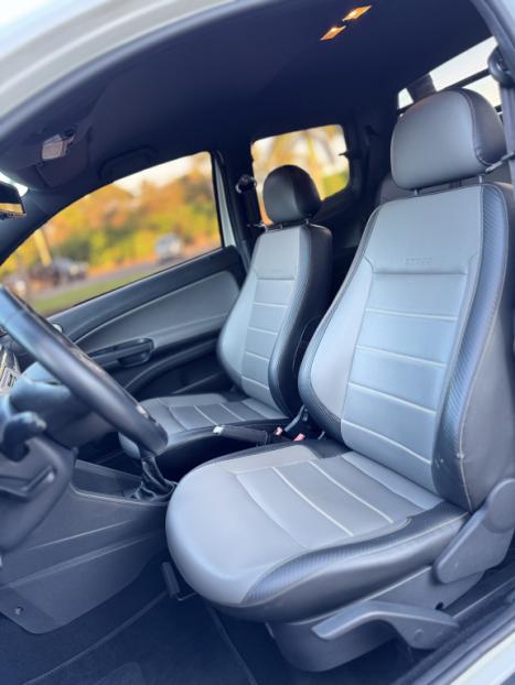 VOLKSWAGEN Saveiro 1.6 G7 CABINE DUPLA CROSS FLEX, Foto 13