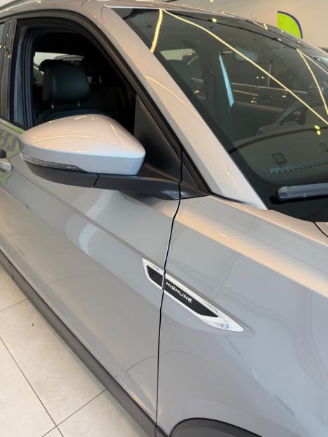 VOLKSWAGEN T-Cross 1.4 4P 250 TSI FLEX HIGHLINE AUTOM�TICO, Foto 24