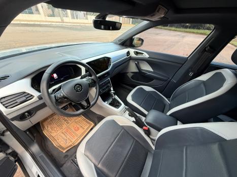 VOLKSWAGEN T-Cross 1.4 4P 250 TSI FLEX HIGHLINE AUTOM�TICO, Foto 17