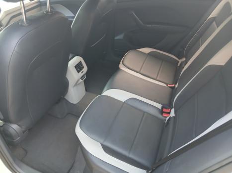 VOLKSWAGEN T-Cross 1.4 4P 250 TSI FLEX HIGHLINE AUTOM�TICO, Foto 7