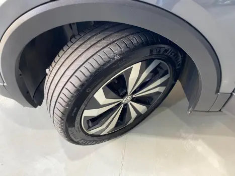 VOLKSWAGEN T-Cross 1.4 4P 250 TSI FLEX HIGHLINE AUTOM�TICO, Foto 16