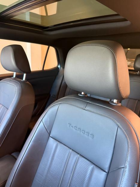 VOLKSWAGEN T-Cross 1.4 4P 250 TSI FLEX HIGHLINE AUTOM�TICO, Foto 9