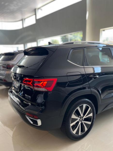 VOLKSWAGEN Taos 1.4 16V 4P FLEX 250 TSI HIGHLINE AUTOM�TICO, Foto 5