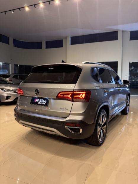 VOLKSWAGEN Taos 1.4 16V 4P FLEX 250 TSI HIGHLINE AUTOMÁTICO, Foto 5