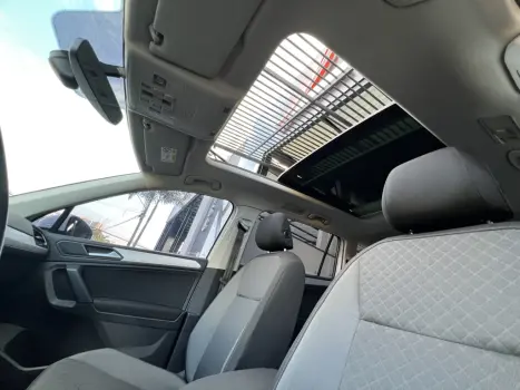 VOLKSWAGEN Tiguan 1.4 250 TSI TOTAL FLEX ALLSPACE TURBO AUTOMTICO TIPTRONIC, Foto 17