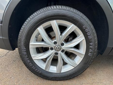 VOLKSWAGEN Tiguan 1.4 250 TSI TOTAL FLEX ALLSPACE COMFORTLINE TURBO AUTOMTICO TIPTRONIC, Foto 12