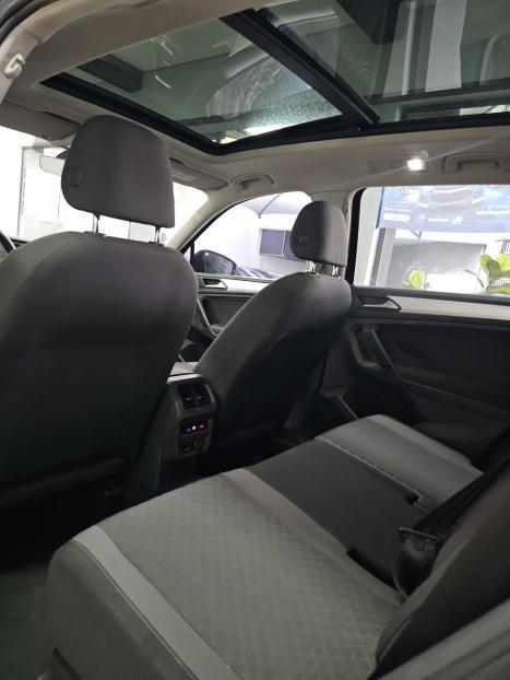 VOLKSWAGEN Tiguan 1.4 250 TSI TOTAL FLEX ALLSPACE COMFORTLINE TURBO AUTOM�TICO TIPTRONIC, Foto 11