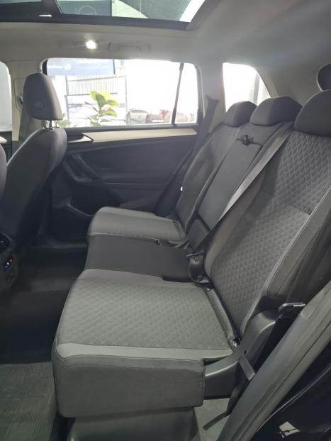 VOLKSWAGEN Tiguan 1.4 250 TSI TOTAL FLEX ALLSPACE COMFORTLINE TURBO AUTOM�TICO TIPTRONIC, Foto 13