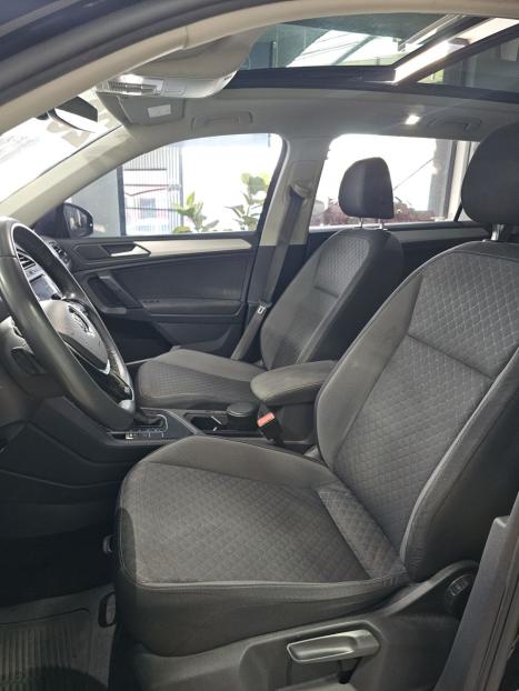 VOLKSWAGEN Tiguan 1.4 250 TSI TOTAL FLEX ALLSPACE COMFORTLINE TURBO AUTOM�TICO TIPTRONIC, Foto 18