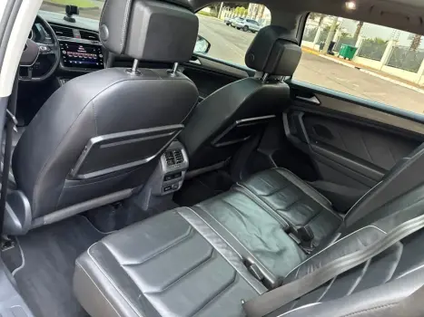 VOLKSWAGEN Tiguan 1.4 250 TSI TOTAL FLEX ALLSPACE COMFORTLINE TURBO AUTOM�TICO TIPTRONIC, Foto 3