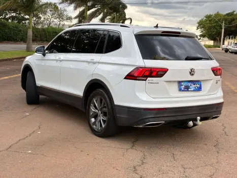 VOLKSWAGEN Tiguan 1.4 250 TSI TOTAL FLEX ALLSPACE COMFORTLINE TURBO AUTOM�TICO TIPTRONIC, Foto 4