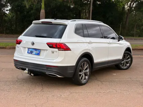VOLKSWAGEN Tiguan 1.4 250 TSI TOTAL FLEX ALLSPACE COMFORTLINE TURBO AUTOM�TICO TIPTRONIC, Foto 5