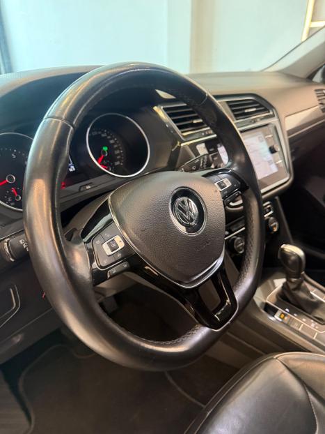 VOLKSWAGEN Tiguan 1.4 250 TSI TOTAL FLEX ALLSPACE COMFORTLINE TURBO AUTOM�TICO TIPTRONIC, Foto 5