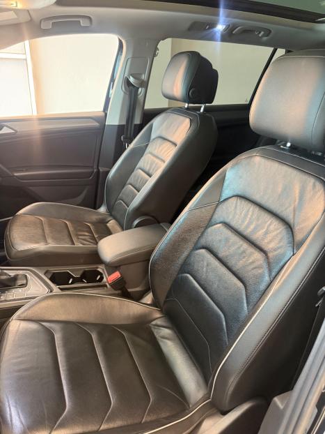 VOLKSWAGEN Tiguan 1.4 250 TSI TOTAL FLEX ALLSPACE COMFORTLINE TURBO AUTOM�TICO TIPTRONIC, Foto 8