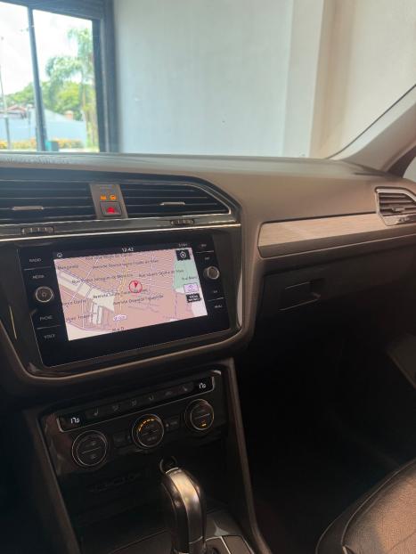VOLKSWAGEN Tiguan 1.4 250 TSI TOTAL FLEX ALLSPACE COMFORTLINE TURBO AUTOM�TICO TIPTRONIC, Foto 11