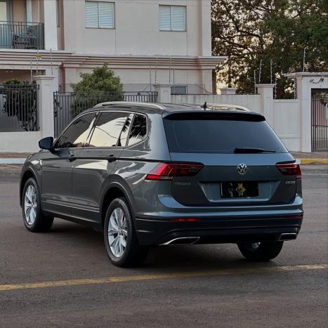 VOLKSWAGEN Tiguan 1.4 250 TSI TOTAL FLEX ALLSPACE COMFORTLINE TURBO AUTOM�TICO TIPTRONIC, Foto 3