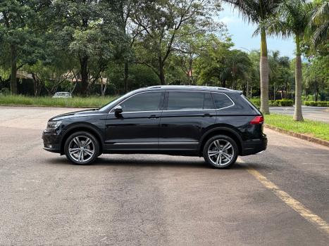 VOLKSWAGEN Tiguan 1.4 250 TSI TOTAL FLEX ALLSPACE COMFORTLINE TURBO AUTOM�TICO TIPTRONIC, Foto 4