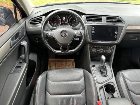 VOLKSWAGEN Tiguan 1.4 250 TSI TOTAL FLEX ALLSPACE COMFORTLINE TURBO AUTOM�TICO TIPTRONIC, Foto 13