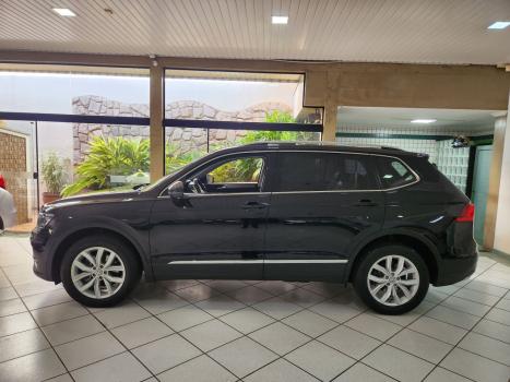 VOLKSWAGEN Tiguan 1.4 250 TSI TOTAL FLEX ALLSPACE COMFORTLINE TURBO AUTOM�TICO TIPTRONIC, Foto 4