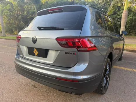 VOLKSWAGEN Tiguan 1.4 250 TSI TOTAL FLEX ALLSPACE COMFORTLINE TURBO AUTOM�TICO TIPTRONIC, Foto 8