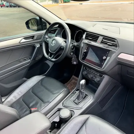 VOLKSWAGEN Tiguan 1.4 250 TSI TOTAL FLEX ALLSPACE COMFORTLINE TURBO AUTOM�TICO TIPTRONIC, Foto 13