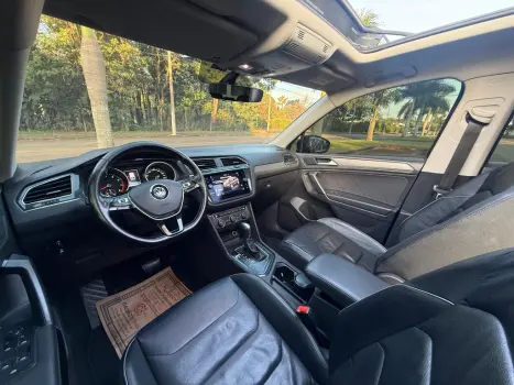 VOLKSWAGEN Tiguan 1.4 250 TSI TOTAL FLEX ALLSPACE COMFORTLINE TURBO AUTOM�TICO TIPTRONIC, Foto 16