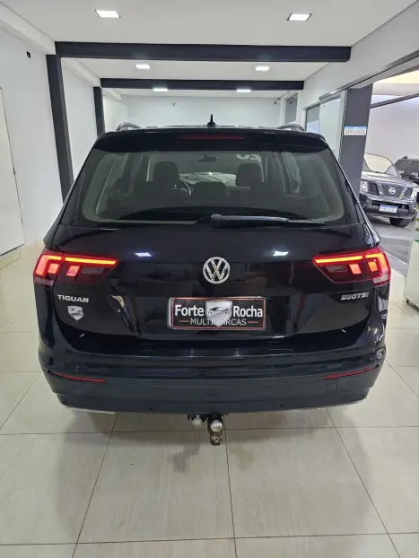 VOLKSWAGEN Tiguan 1.4 250 TSI TOTAL FLEX ALLSPACE COMFORTLINE TURBO AUTOM�TICO TIPTRONIC, Foto 8