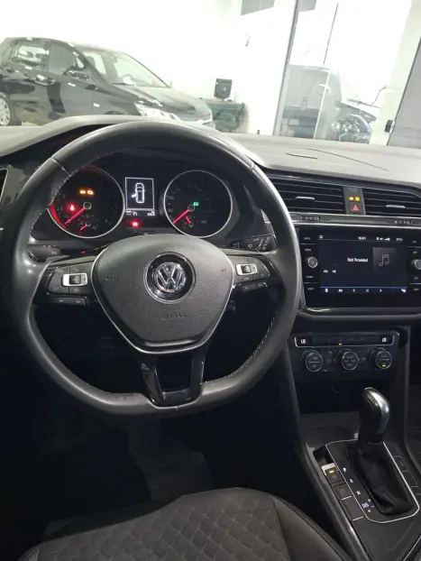 VOLKSWAGEN Tiguan 1.4 250 TSI TOTAL FLEX ALLSPACE COMFORTLINE TURBO AUTOM�TICO TIPTRONIC, Foto 12