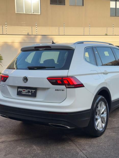 VOLKSWAGEN Tiguan 1.4 250 TSI TOTAL FLEX ALLSPACE COMFORTLINE TURBO AUTOM�TICO TIPTRONIC, Foto 4