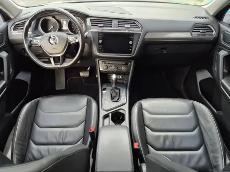 VOLKSWAGEN Tiguan 1.4 250 TSI TOTAL FLEX ALLSPACE COMFORTLINE TURBO AUTOM�TICO TIPTRONIC, Foto 8