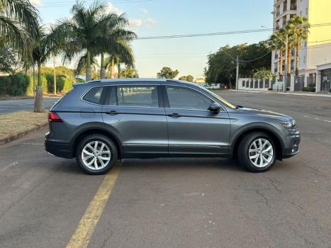 VOLKSWAGEN Tiguan 1.4 250 TSI TOTAL FLEX ALLSPACE COMFORTLINE TURBO AUTOM�TICO TIPTRONIC, Foto 2