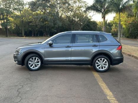 VOLKSWAGEN Tiguan 1.4 250 TSI TOTAL FLEX ALLSPACE COMFORTLINE TURBO AUTOM�TICO TIPTRONIC, Foto 4