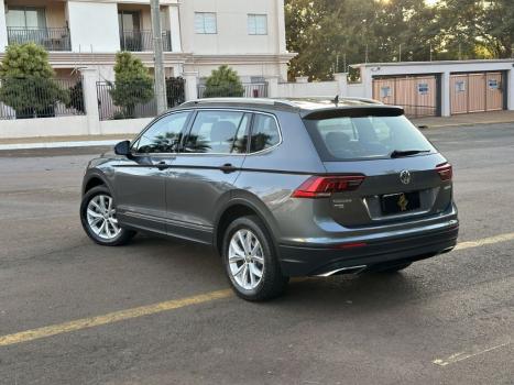 VOLKSWAGEN Tiguan 1.4 250 TSI TOTAL FLEX ALLSPACE COMFORTLINE TURBO AUTOM�TICO TIPTRONIC, Foto 5