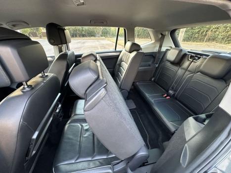 VOLKSWAGEN Tiguan 1.4 250 TSI TOTAL FLEX ALLSPACE COMFORTLINE TURBO AUTOM�TICO TIPTRONIC, Foto 6